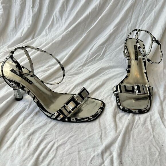 Nine West Yess Silver and Black Ankle Strap Heel Sandals - 9M - Picture 5 of 5
